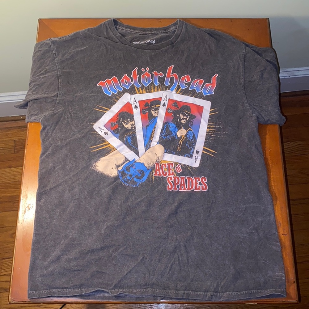 Graphic tee